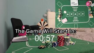 strippokernight gorgeous female masturbates vagina