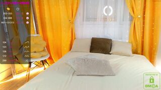 vi_reis busty blonde masturbating shaved vagina