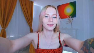 moni_shows Lesbian