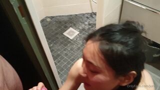 juneliu big breasted female fingering pussy