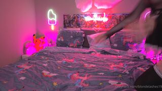 blondelashes19 chick eagerly absorbs dildo