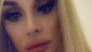 Lola aka lolachristina Black passion