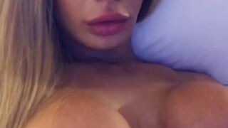 Lola aka lolachristina babe sat hard masturbating pussy