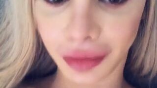 Lola aka lolachristina Sexy babe