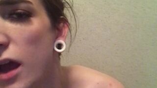 Icy Diamond young sluts dance striptease