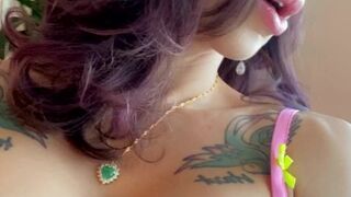 London Lix OF swallows a toy