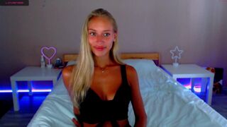 gimmelove77 sexy whore masturbates with a phallus