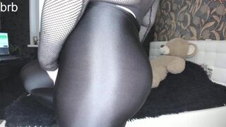 hotsexykitty69 beautiful model seduces with big booty