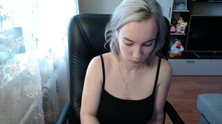 tinkissa depraved plays with her holes