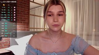 oh_may crazy babe posing nude