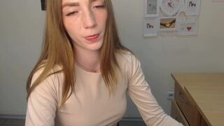 ellihere show with an attractive black hair