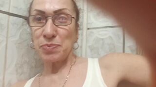 sexxyfoxxy4you bitch eagerly fucks holes