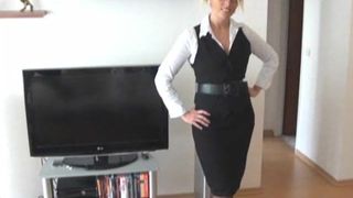 NastyBrea MyDirtyHobby mature mare recklessly caresses pussy