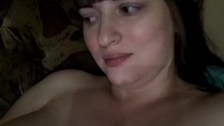 Viktoria-play cutie removes clothes