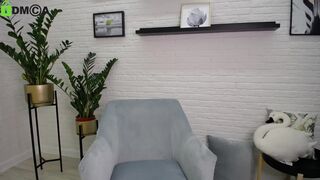 lilya01 Mischievous woman