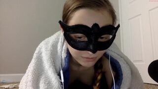 lily_brooke mature skin fucks itself with a phallus