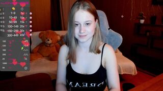 lil_eva_ blonde girl fucks with sex toy