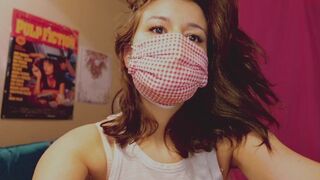 internet_famous Solo caresses