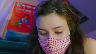 internet_famous Busty hide