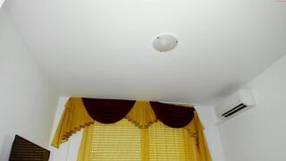 olaya_del_mar naughty chick gets nude and jerks off