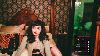 ingennui busty bitch massages her pussy and nipples