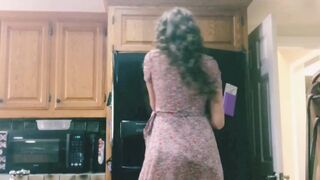 elenakoshkaxoxo attractive chick is pounded with a bottle in the ass.