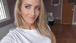 Mistress Courtney aka misscourtneym onlyfans beauty fucks herself in front of the webcam