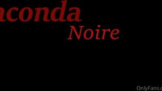 Anaconda Noire onlyfans cumming heavily