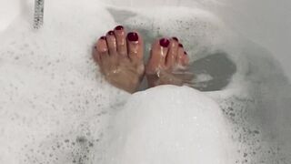 slavenagoddess cute slut caresses the vagina with fingers