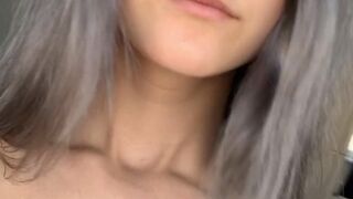 evaelfie yelling from violent orgasm