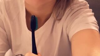 evaelfie hot bitch caresses shaved cunt