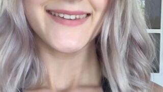 evaelfie magnificent mother dances