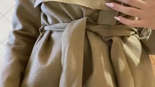 SaladWay_Le_Mia busty cam girl masturbates cunt