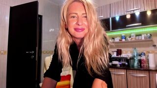 bad__babe sexy slut exhausting the cap with masturbation