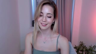 emmi_rosee mad passion gently caresses her pussy