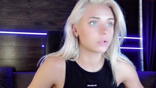 cherrishlulu tender kitty indulges in sex toys