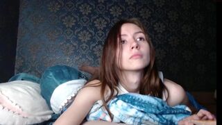 valents_cherry skinny squirt stretches the vagina