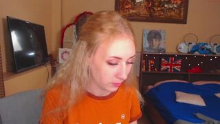 blone_babygirl busty chick masturbates shaved pussy