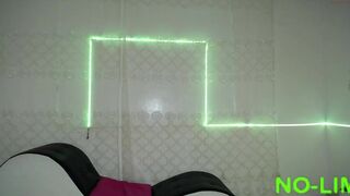 pervert_lovers exquisite cam girl fucks herself in the vagina