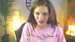 lloonvell shows her pussy on the chair