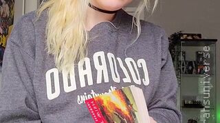 sarahsuniverse cute chick posing in lingerie