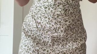 laurenelizabeth cute brunette sucking dick