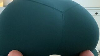 laurenelizabeth Busty young lady