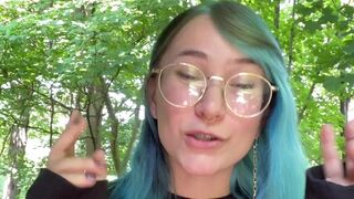 bigtittygothegg posing