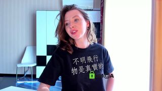 chili_baby22 cute bitch fucks pussy with phallus