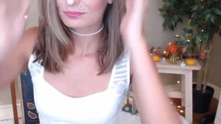 ella_xo flexible cutie