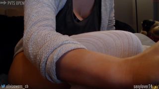 oliviaowens slut cums off