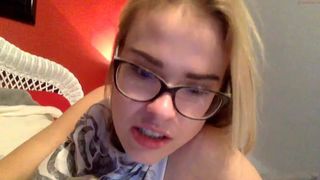 mila_saunders bitch poses naked