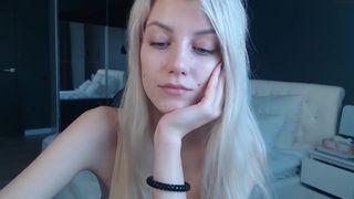 lovely_monic vicious bitch fucks herself with a hammer