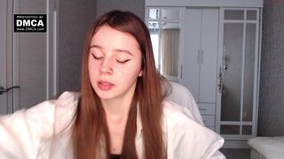 piggypristy impressive girls show pussies